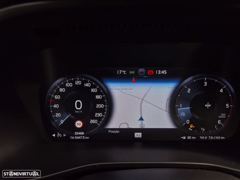 Volvo XC 40 2.0 D3 Momentum Plus - 21