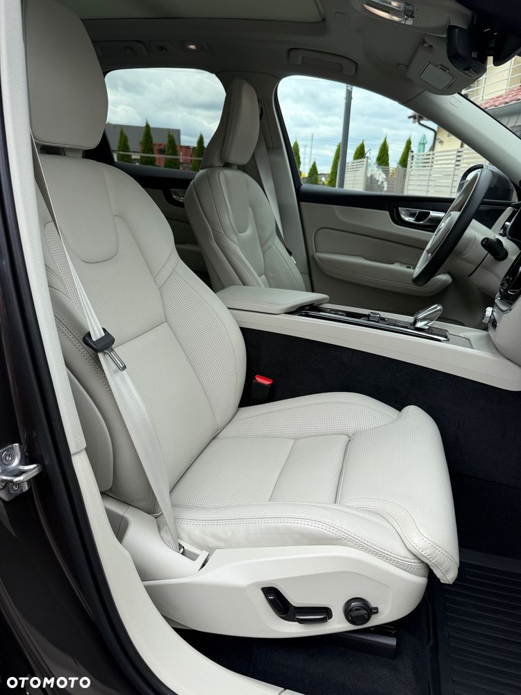 Volvo XC 60 B5 B AWD Geartronic Inscription - 16