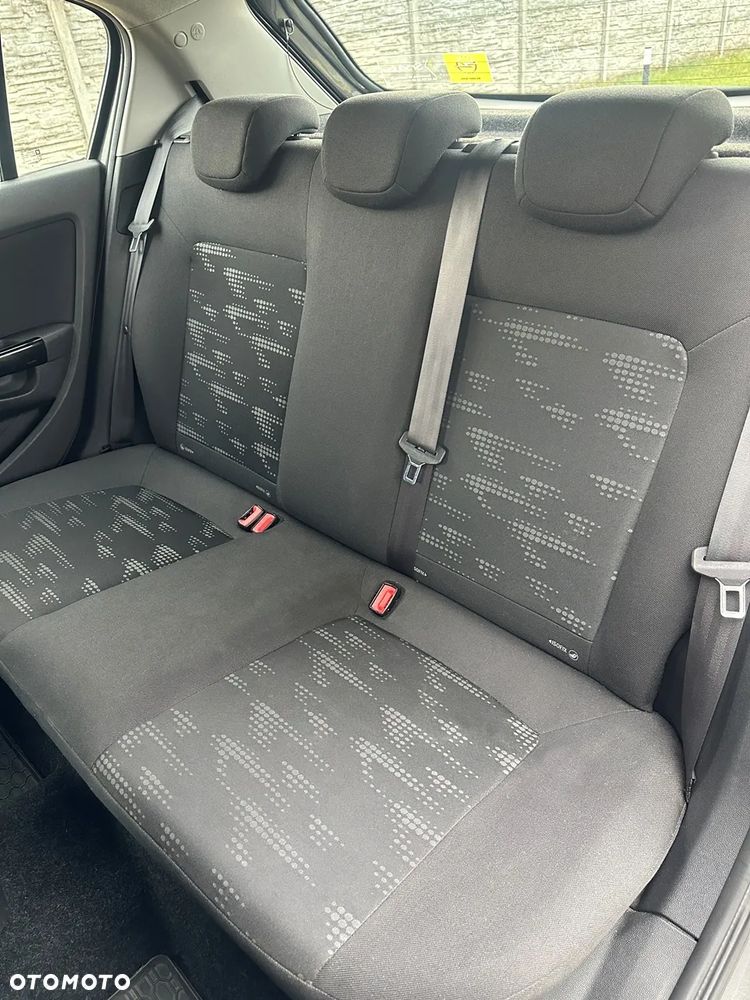 Opel Corsa 1.2 16V Essentia - 10