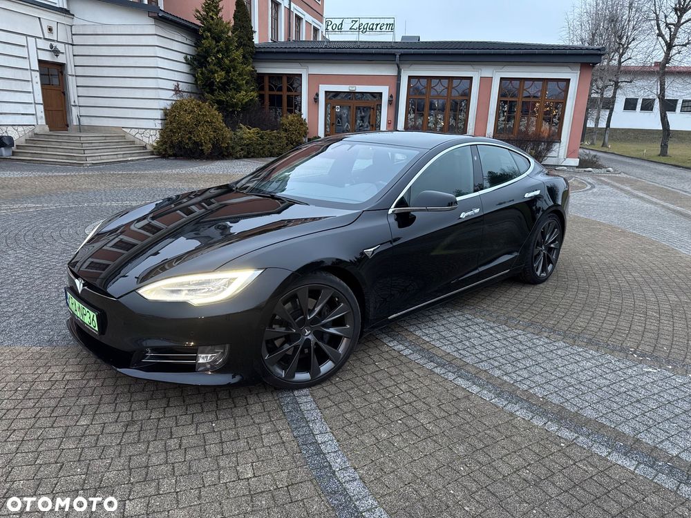 Tesla Model S - 10