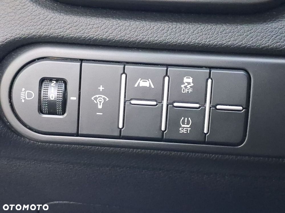 Kia XCeed 1.5 T-GDI M DCT - 24