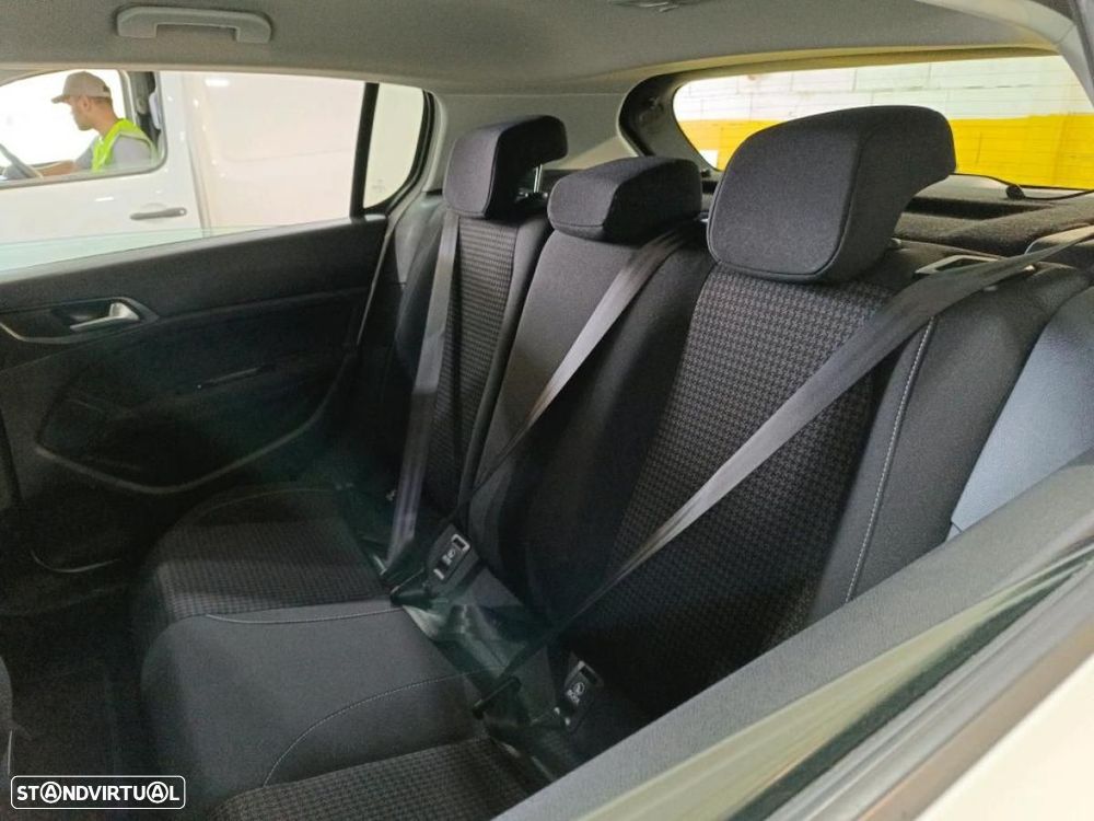 Peugeot 308 1.5 BlueHDi Business Line - 4