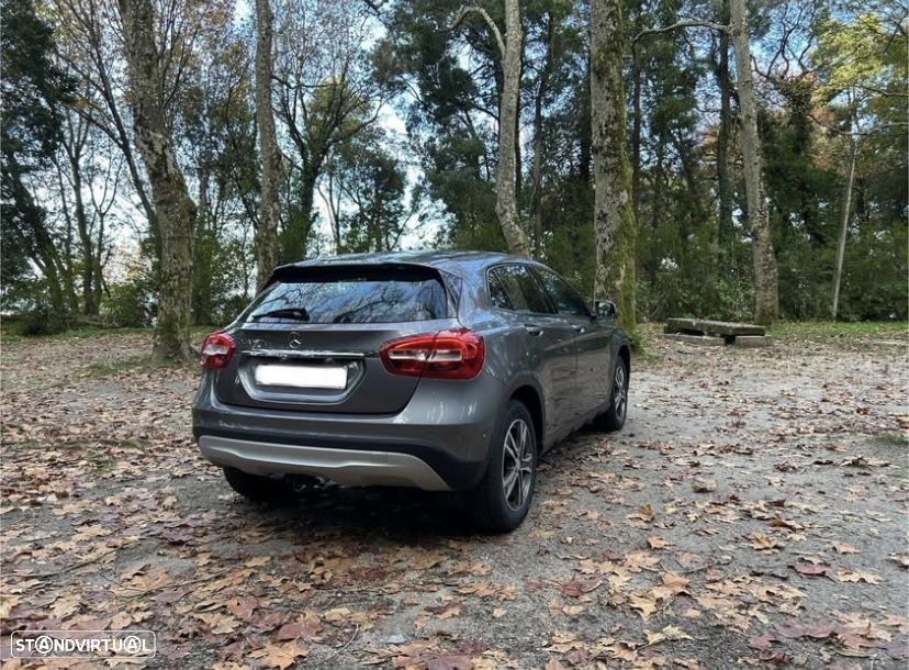 Mercedes-Benz GLA 180 7G-DCT Activity Edition - 10