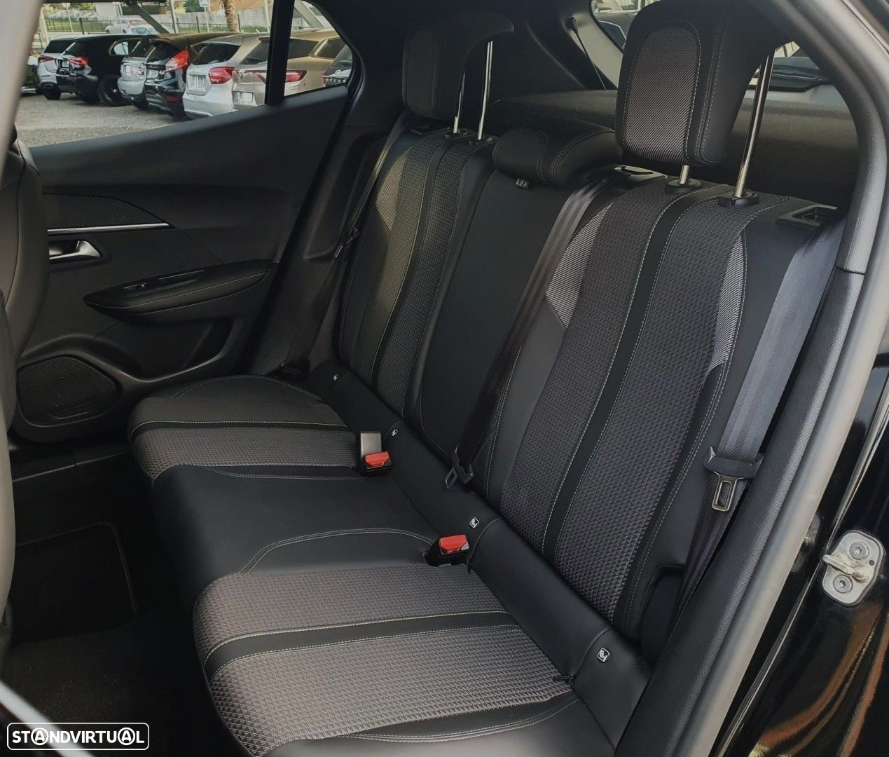 Peugeot 2008 1.2 PureTech GT - 15