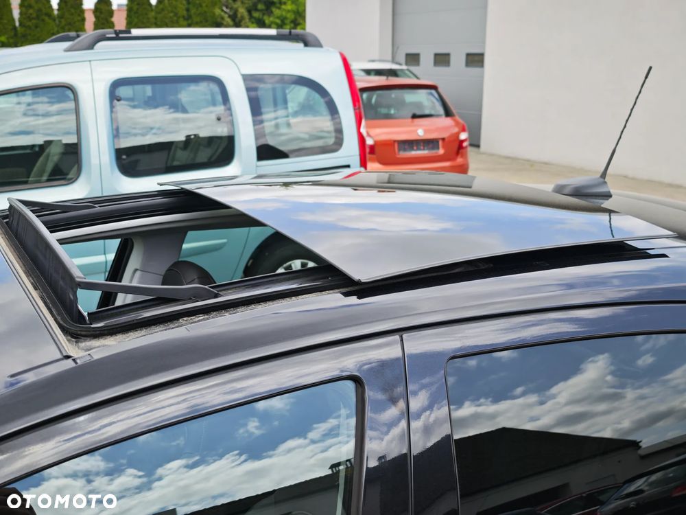 Opel Corsa 1.4 T Cosmo S&S - 32