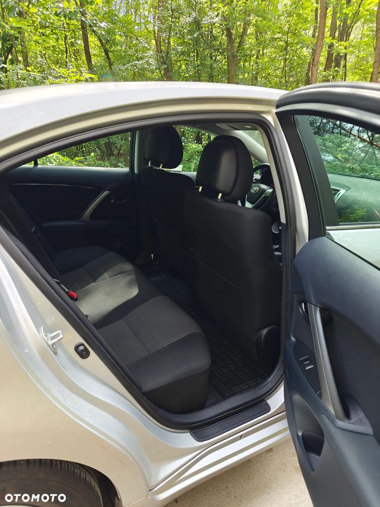 Toyota Avensis 2.0 D-4D Premium - 16