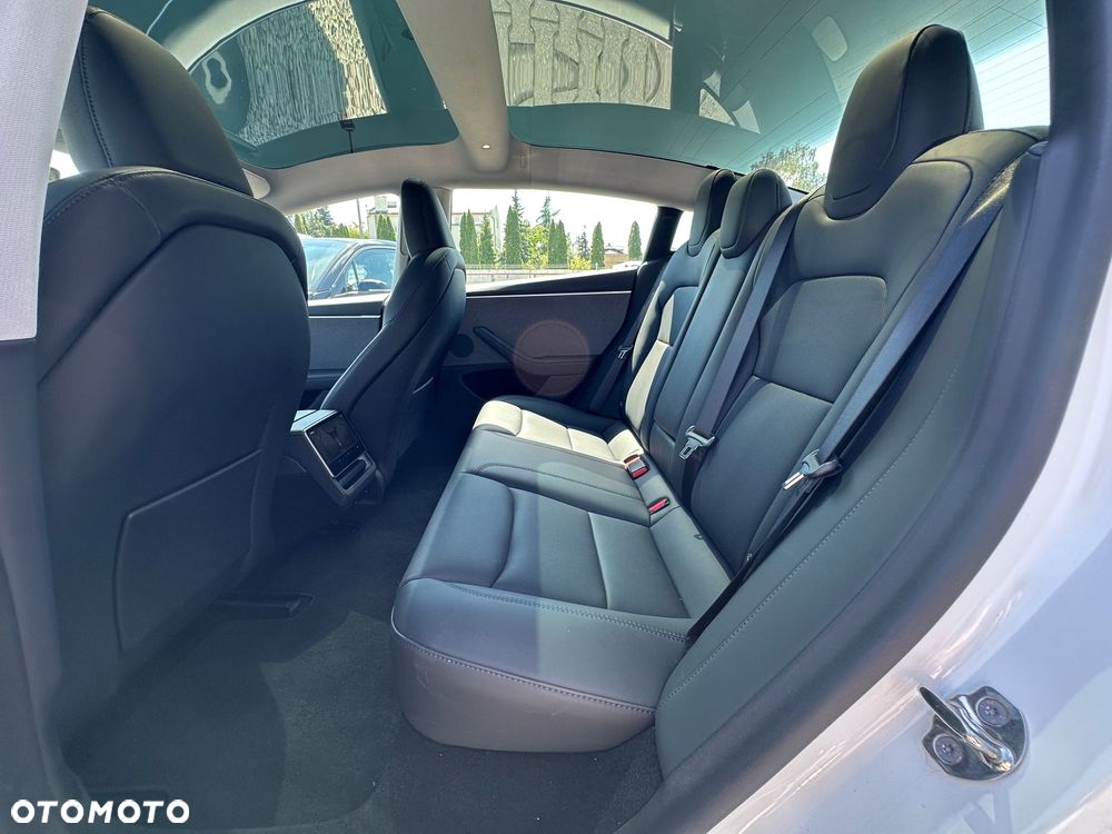 Tesla Model 3 - 13
