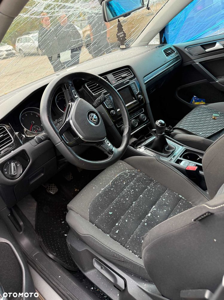 Volkswagen Golf - 5