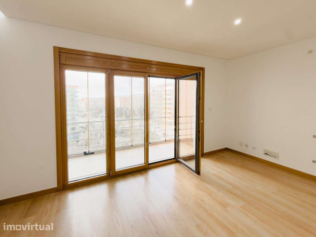 Apartamento T3 nas Colinas do Cruzeiro com Garagem - Grande imagem: 4/38