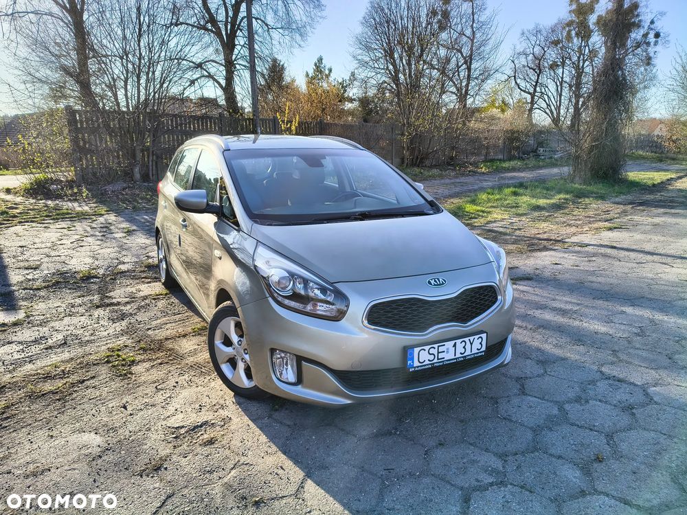 Kia Carens 1.6 GDI Dream Team Edition - 1