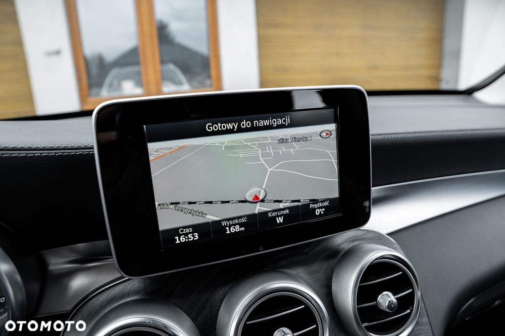 Mercedes-Benz GLC 250 d 4Matic 9G-TRONIC AMG Line - 36