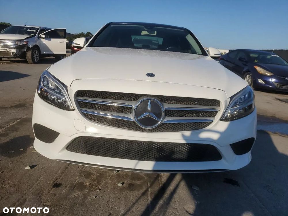 Mercedes-Benz Klasa C 300 9G-TRONIC Exclusive - 5