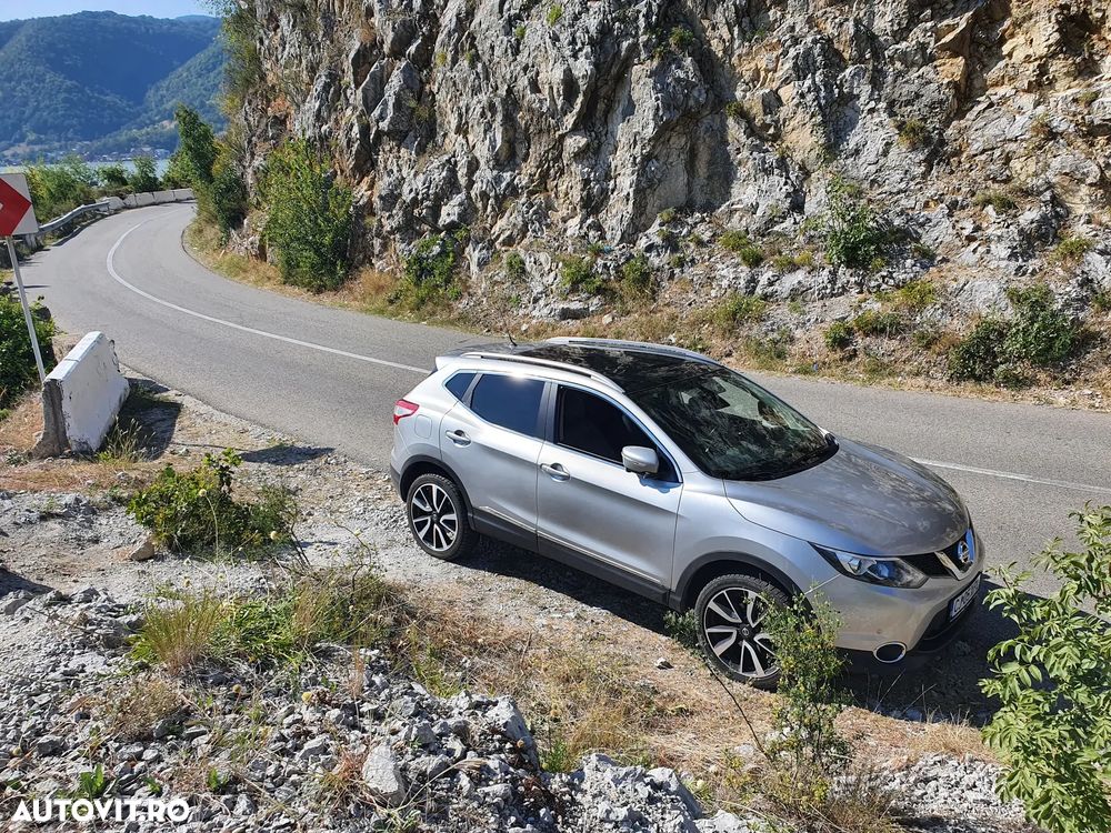 Nissan Qashqai 1.6 DCI Xtronic TEKNA - 2