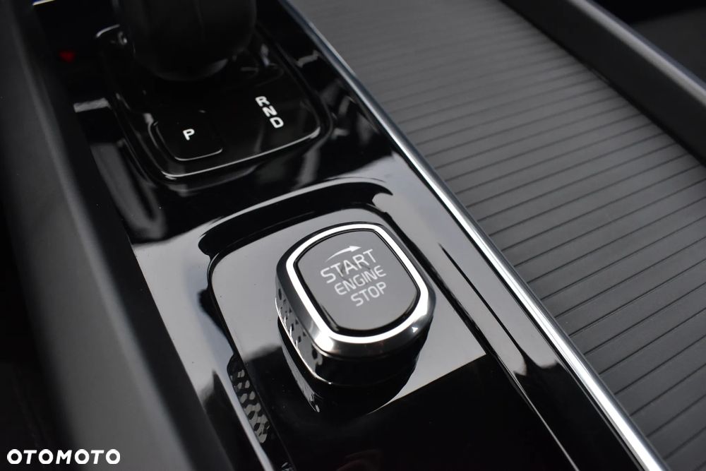 Volvo XC 60 B4 D AWD Momentum Pro - 31