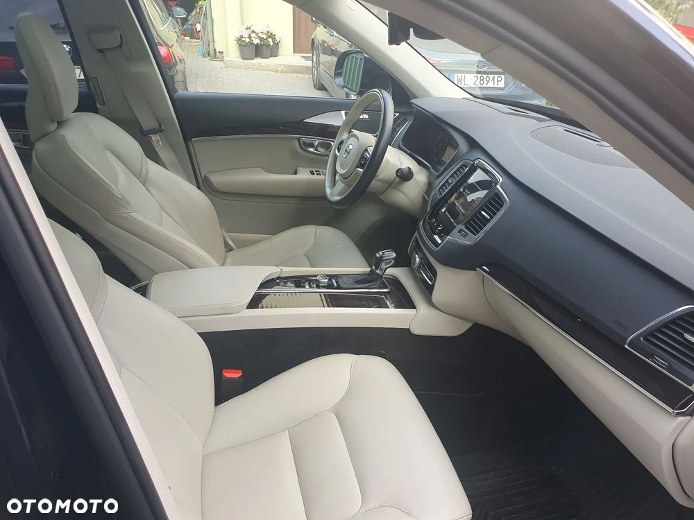 Volvo XC 90 T6 AWD Geartronic Momentum - 24