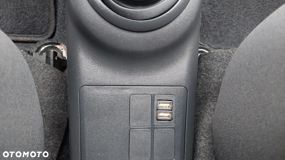 Toyota Yaris - 11