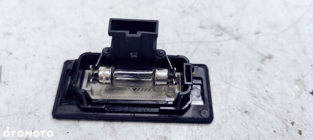LAMPKA OŚWIETLENIA TABLICY AUDI A4 B8 A5 8T0943021 - 3