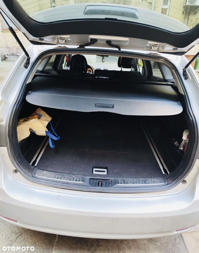 Toyota Avensis - 5