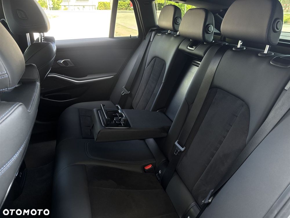 BMW Seria 3 M340i xDrive mHEV sport - 24