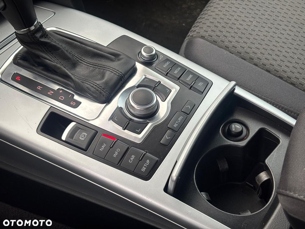 Audi A6 Avant 2.0 TDI Multitronic - 25