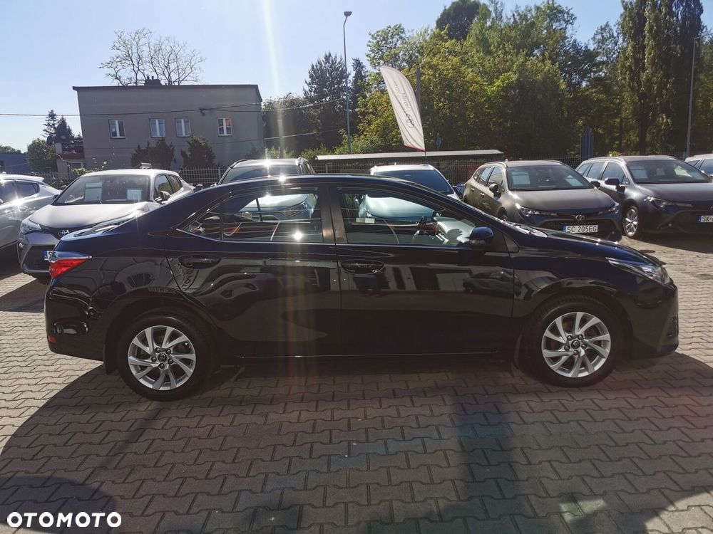 Toyota Corolla - 17