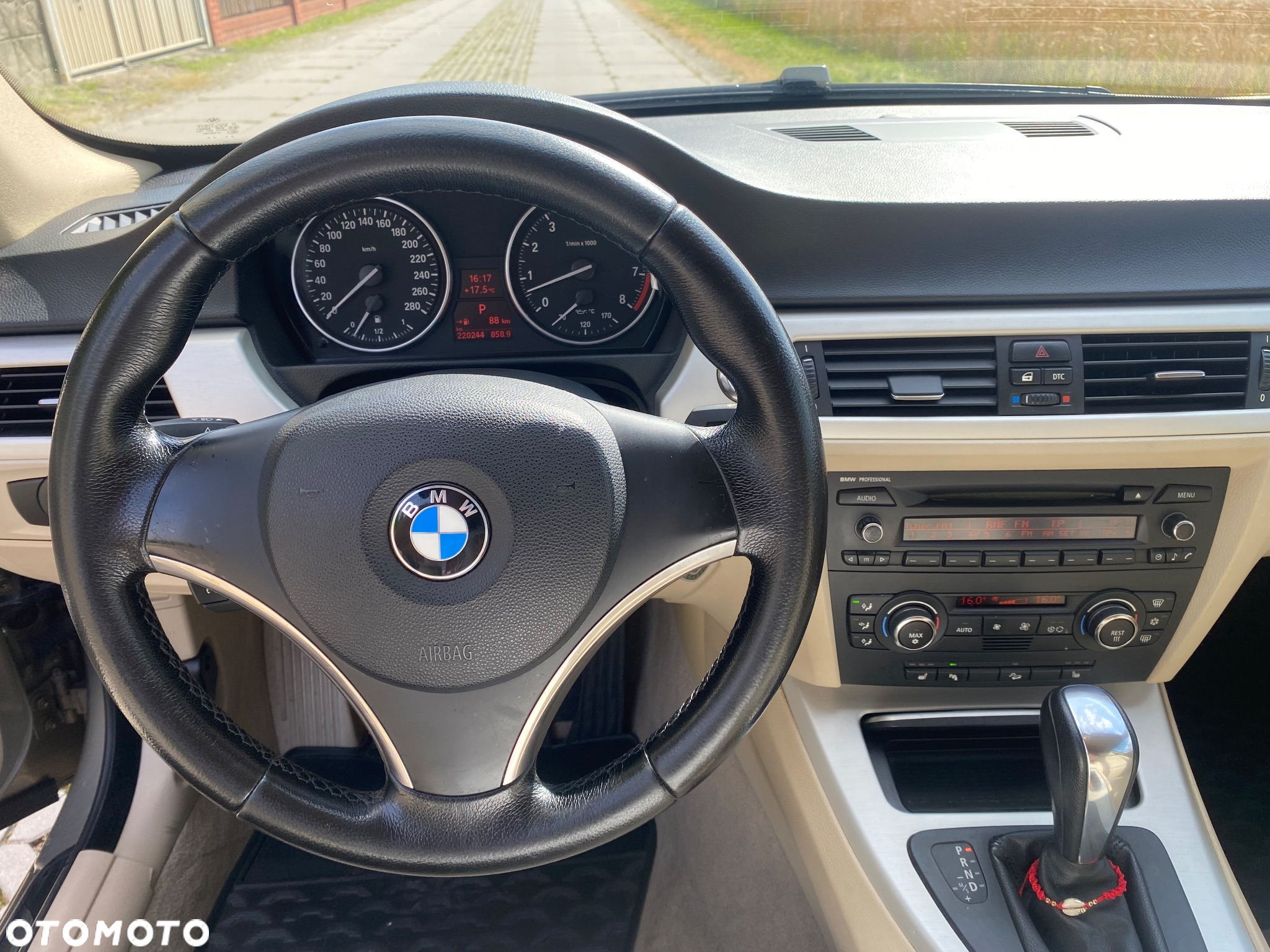 BMW Seria 3 325i xDrive Coupe - 11