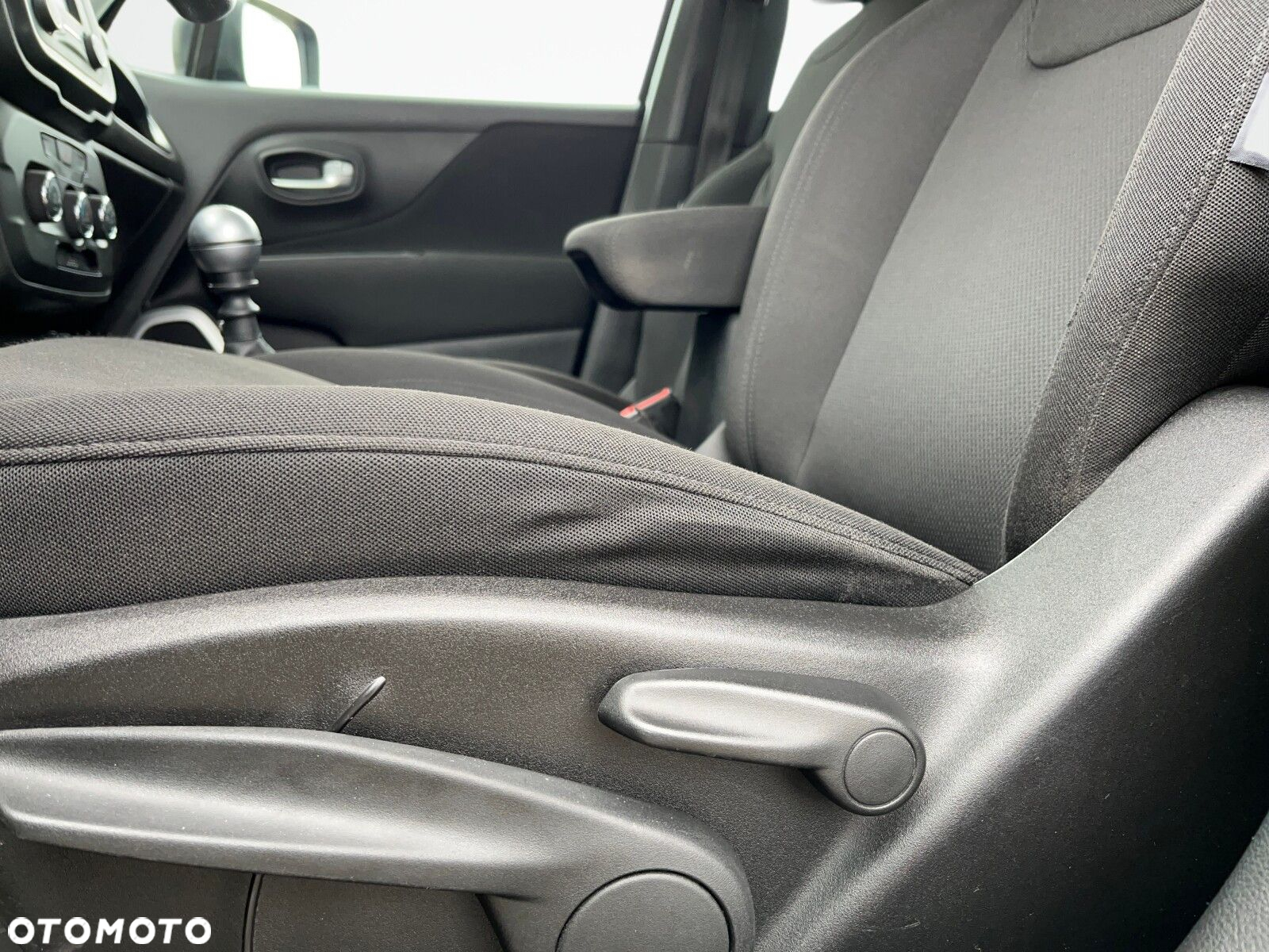 Jeep Renegade - 11