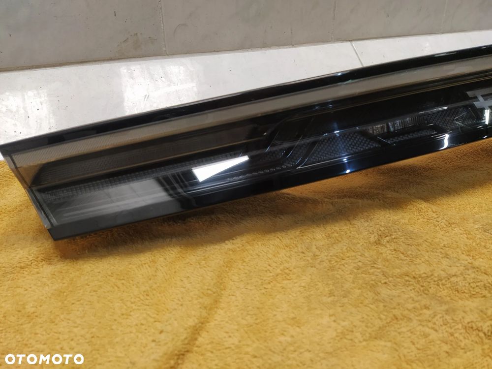 PORSCHE TAYCAN 9JA 19- LAMPA TYŁ TYLNA LED PRAWA LEWA BLENDA ŚRODKOWA W KLAPĘ BAGAŻNIKA BASE USA KOMPLET ORYGINAŁ - 3
