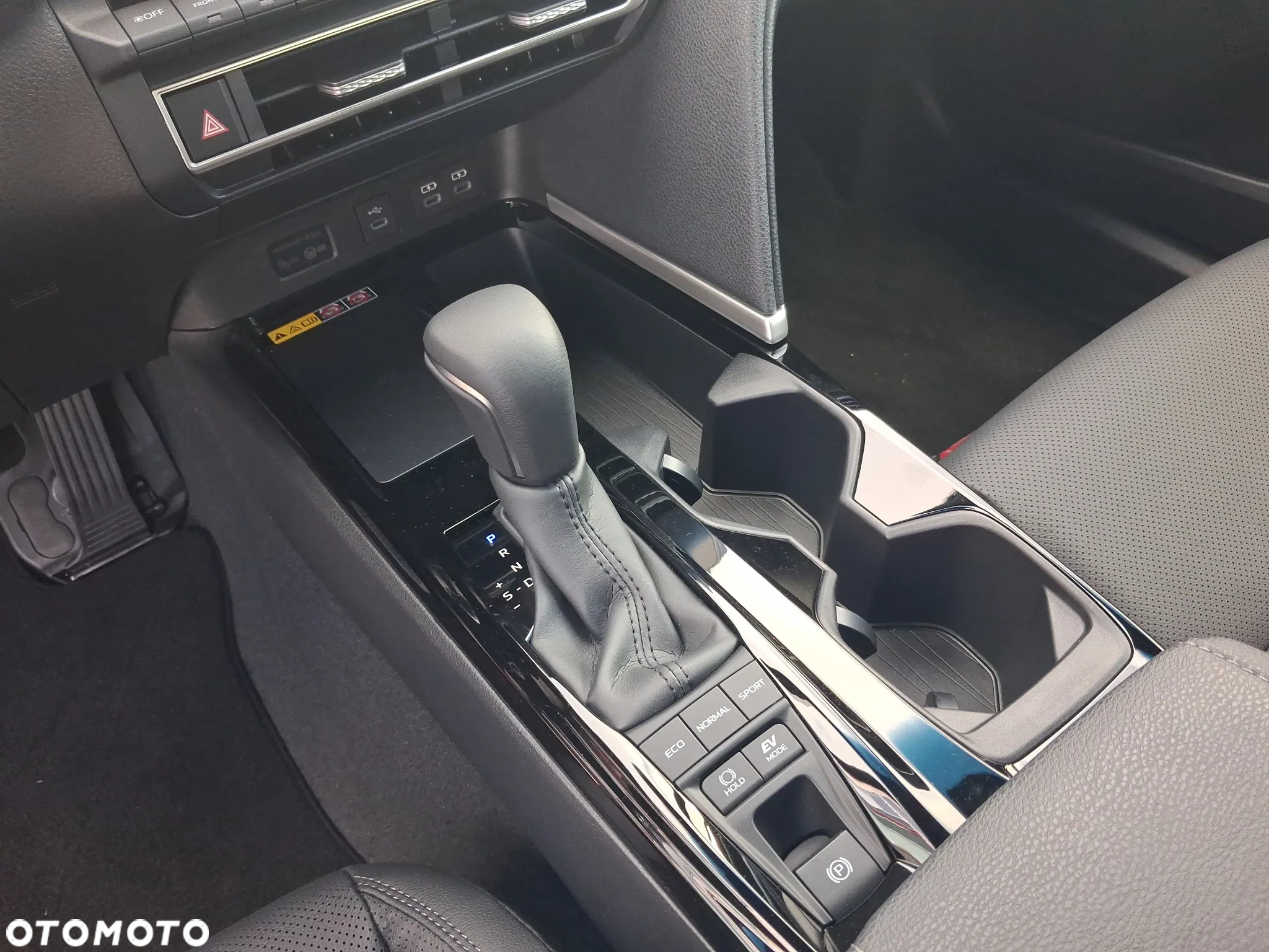 Toyota Camry 2.5 Hybrid Dynamic Force Executive e-CVT - 22