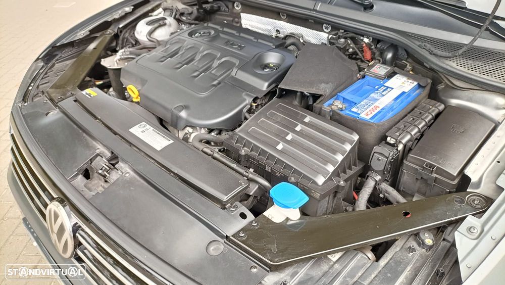 VW Passat Variant 1.6 TDI Confortline DSG - 25