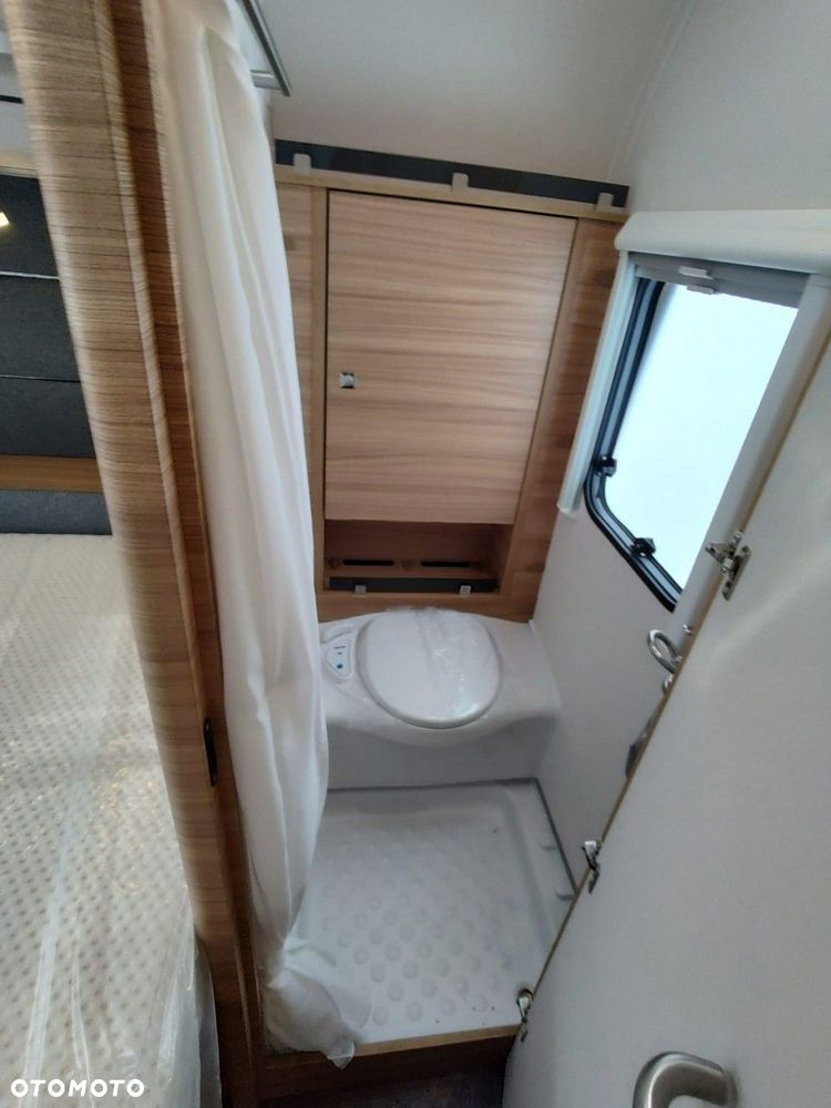 Dethleffs Camper 560 FMK - 14