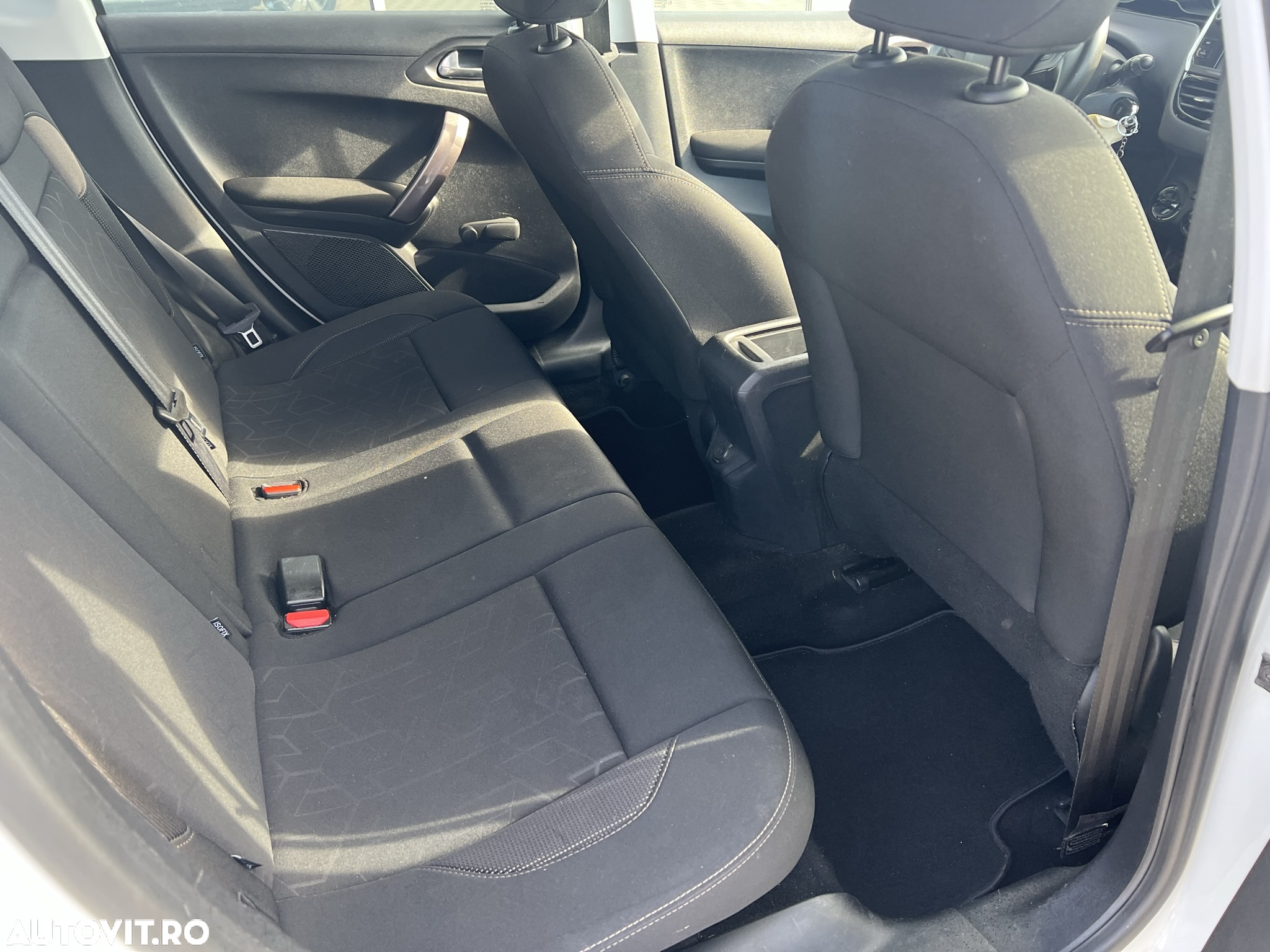 Peugeot 2008 - 16