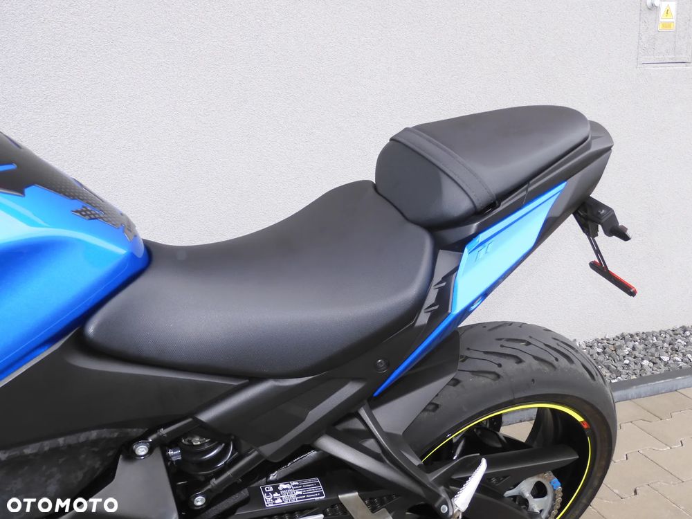 Suzuki GSX - 31