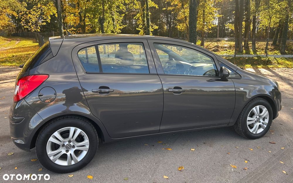 Opel Corsa 1.4 16V Cosmo - 17