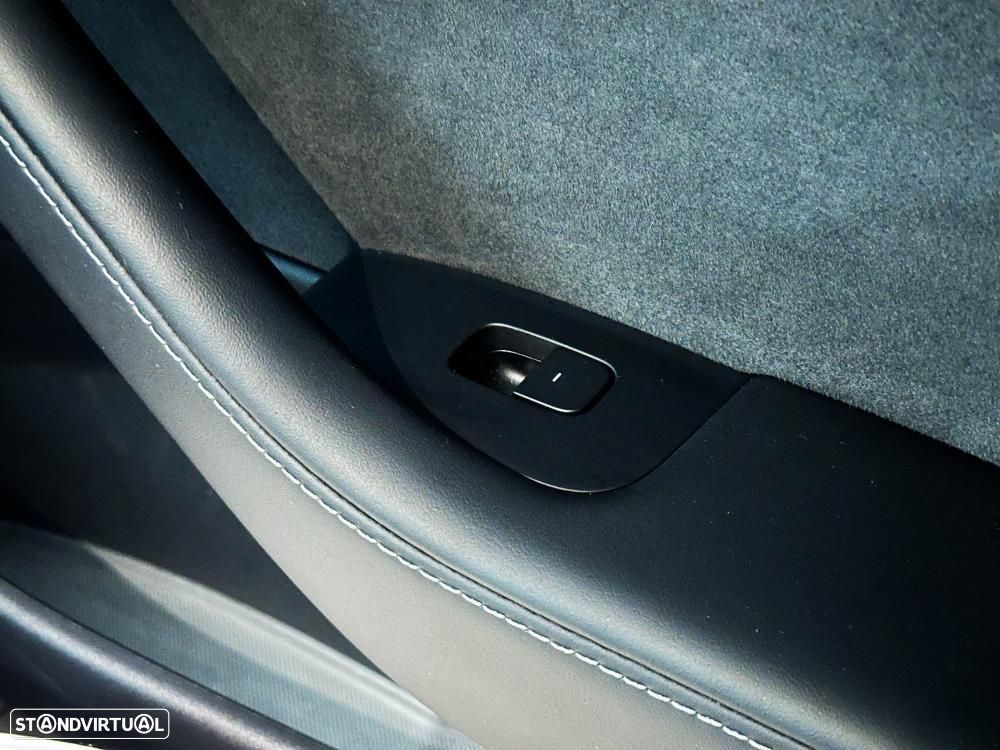 Tesla Model 3 Performance Dual Motor AWD - 29