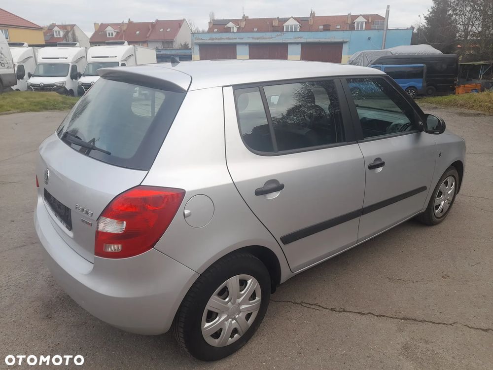Skoda Fabia 1.2 HTP Elegance - 2