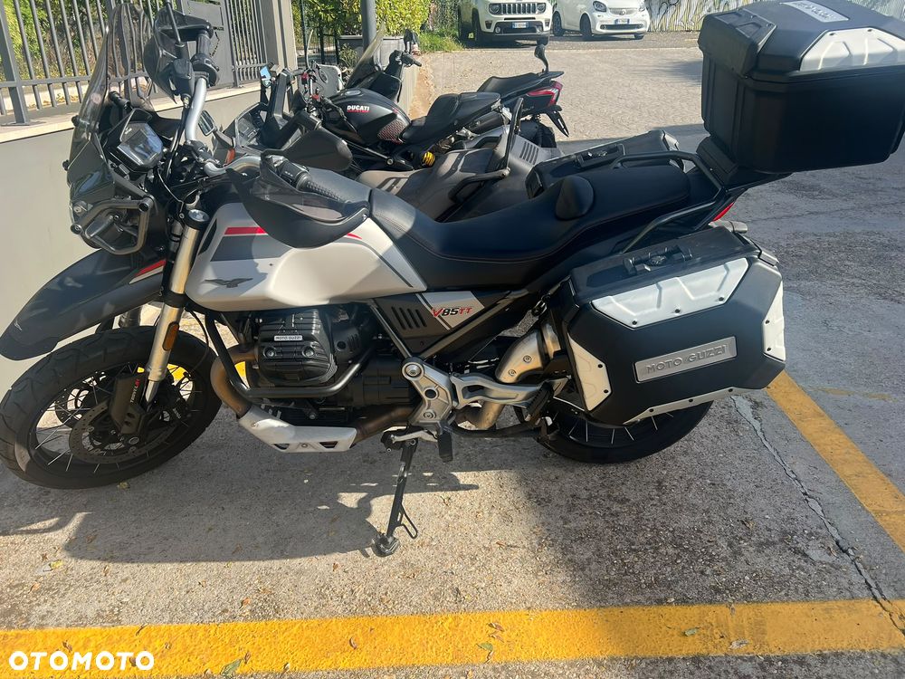 Moto Guzzi V85