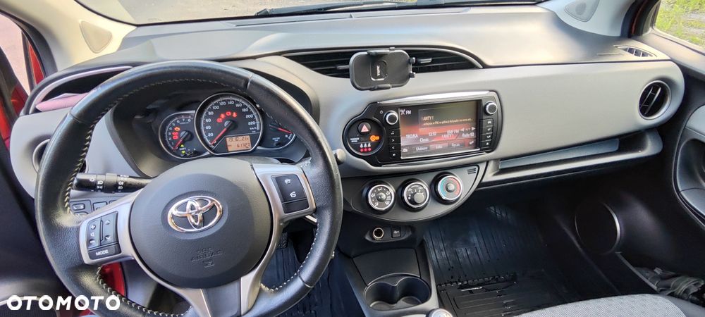 Toyota Yaris 1.33 Premium EU6 - 13