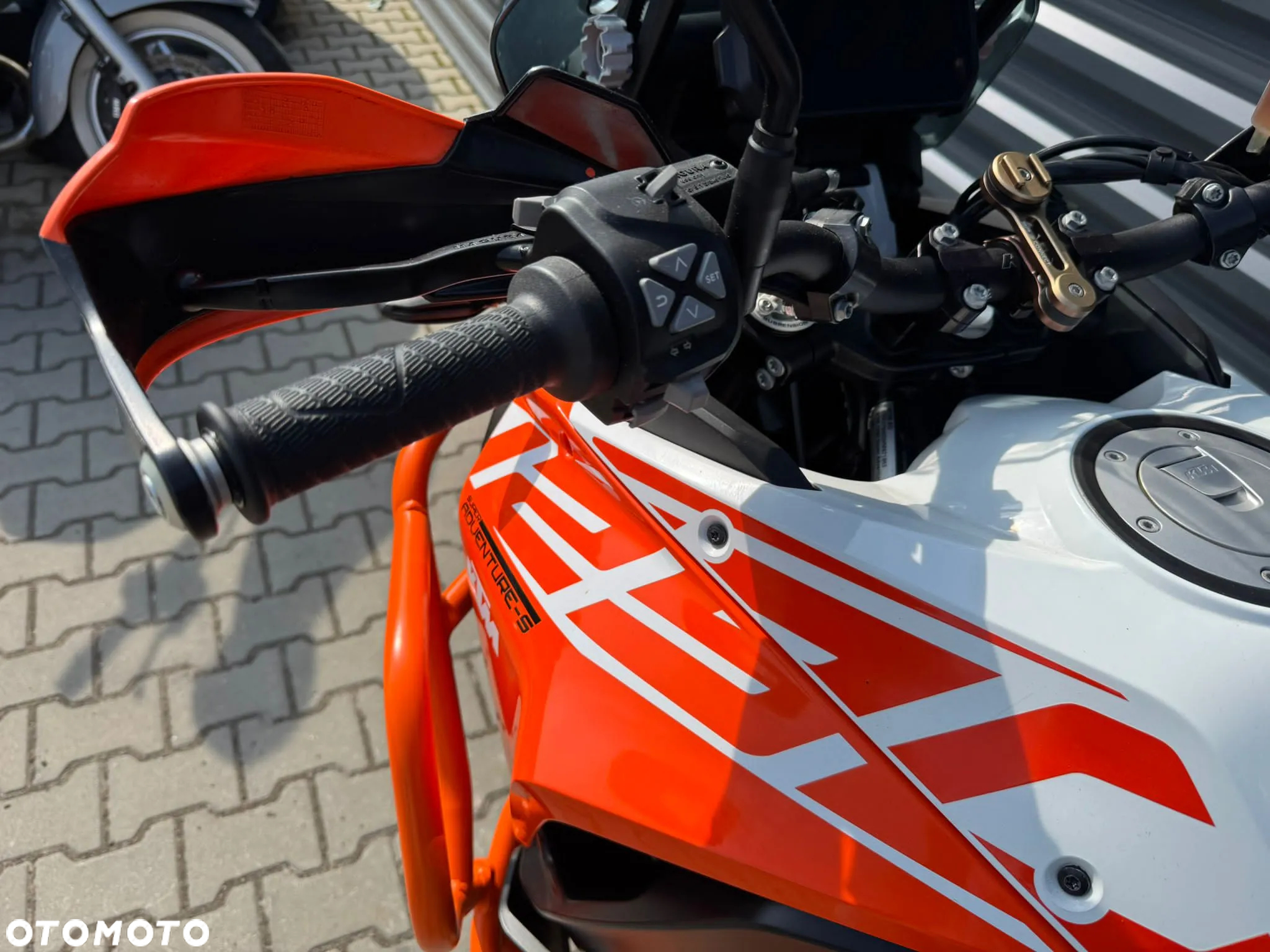 KTM Adventure - 9