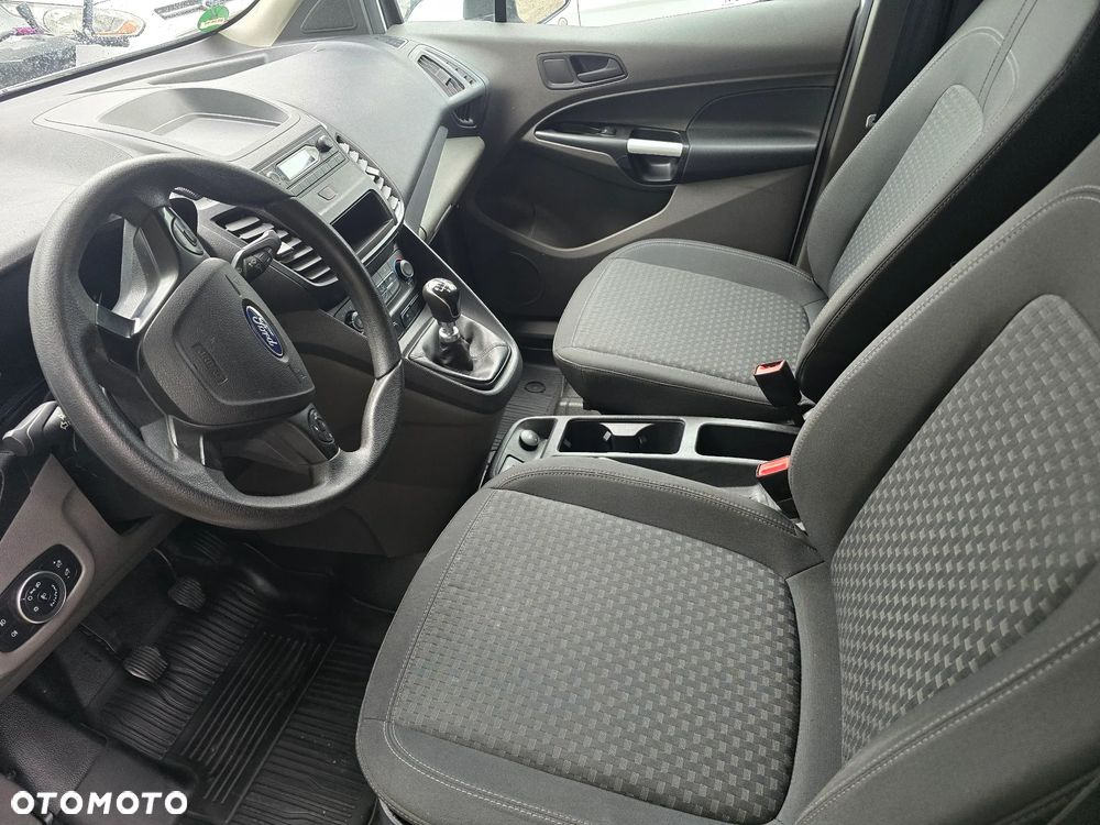 Ford Transit Connect - 17