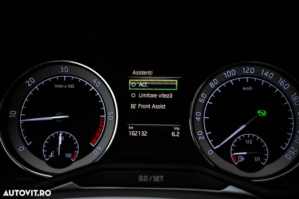 Skoda Superb 2.0 TDI DSG Style - 27