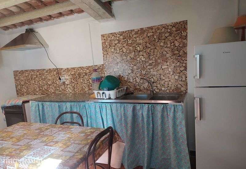 Arrenda-se T0 - perto da Longueira - Grande imagem: 2/4