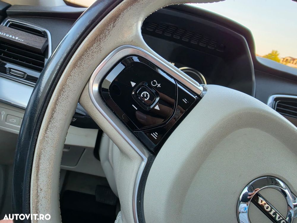 Volvo XC 90 T8 AWD Twin Engine Geartronic Momentum - 25