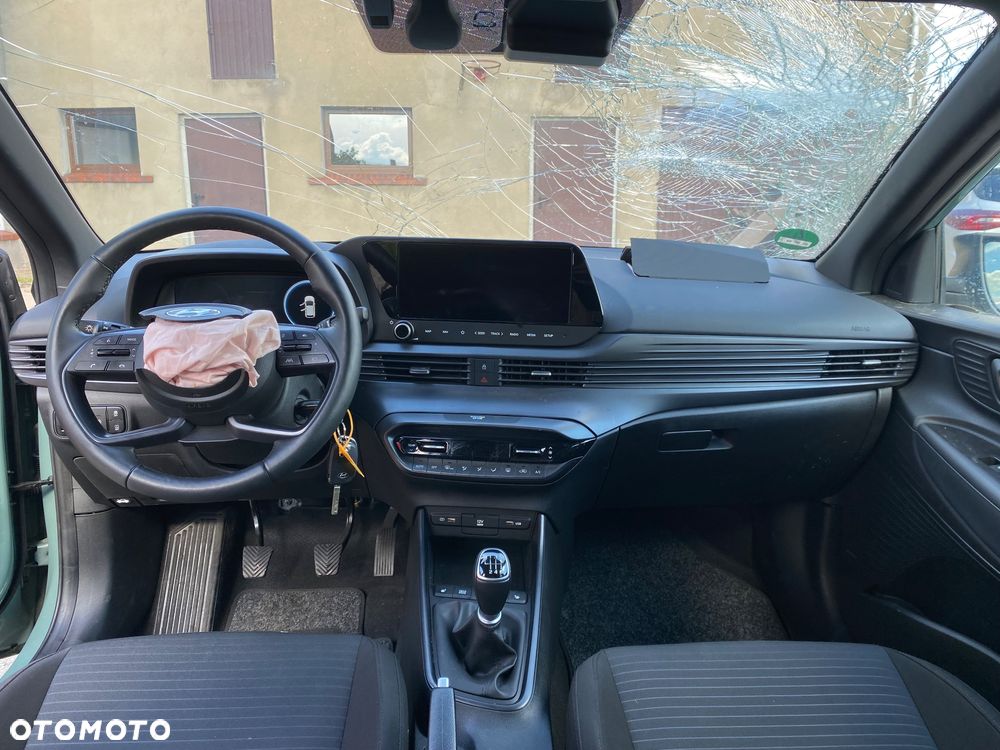 Hyundai i20 - 24