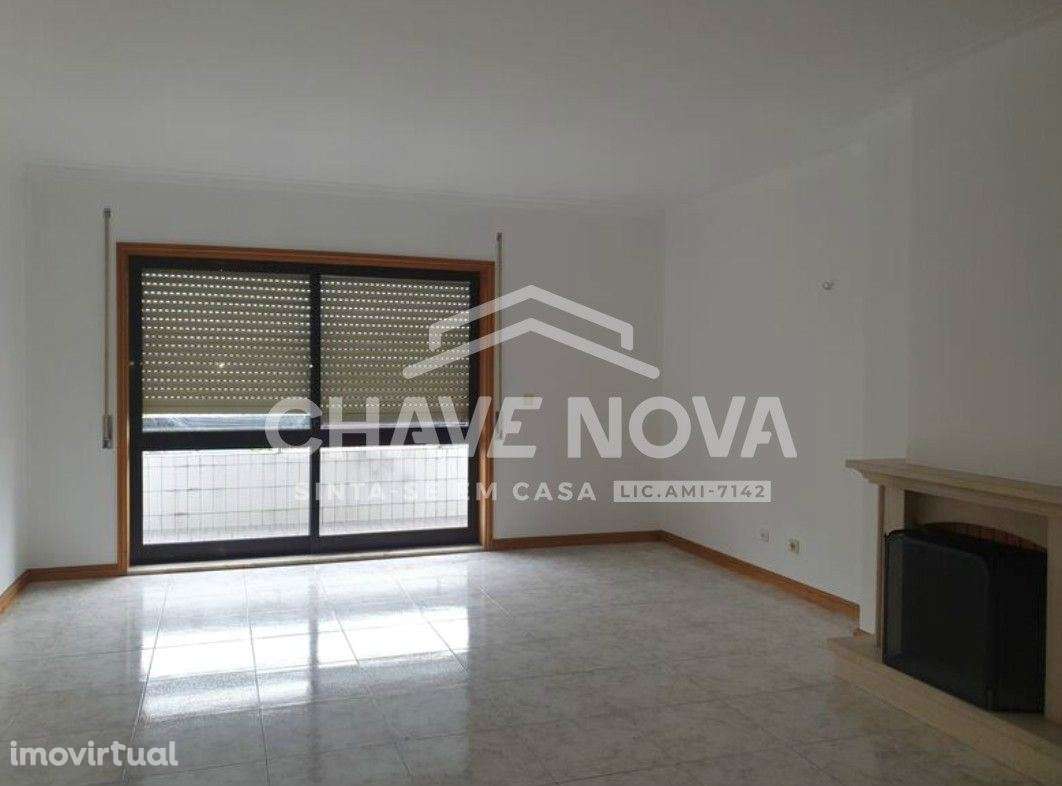 T3 c/ Varanda em Canelas (750m do Intermarché) - Grande imagem: 2/12