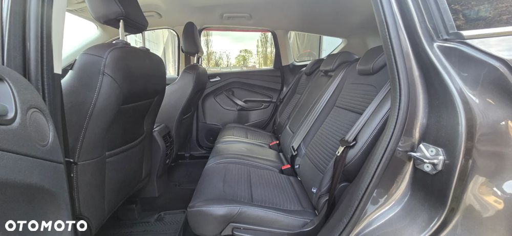 Ford Kuga 1.5 EcoBoost 2x4 Titanium - 34