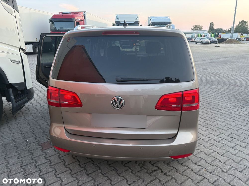 Volkswagen Touran 2.0 TDI DPF DSG Highline - 5