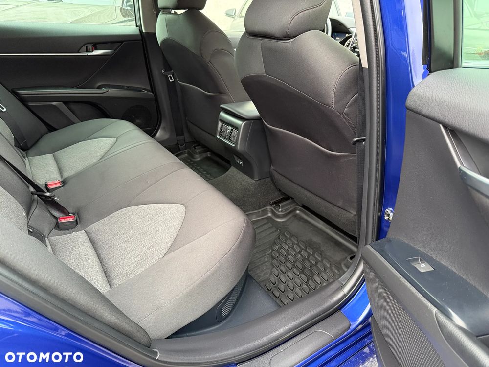 Toyota Camry 2.5 Hybrid Comfort CVT - 18