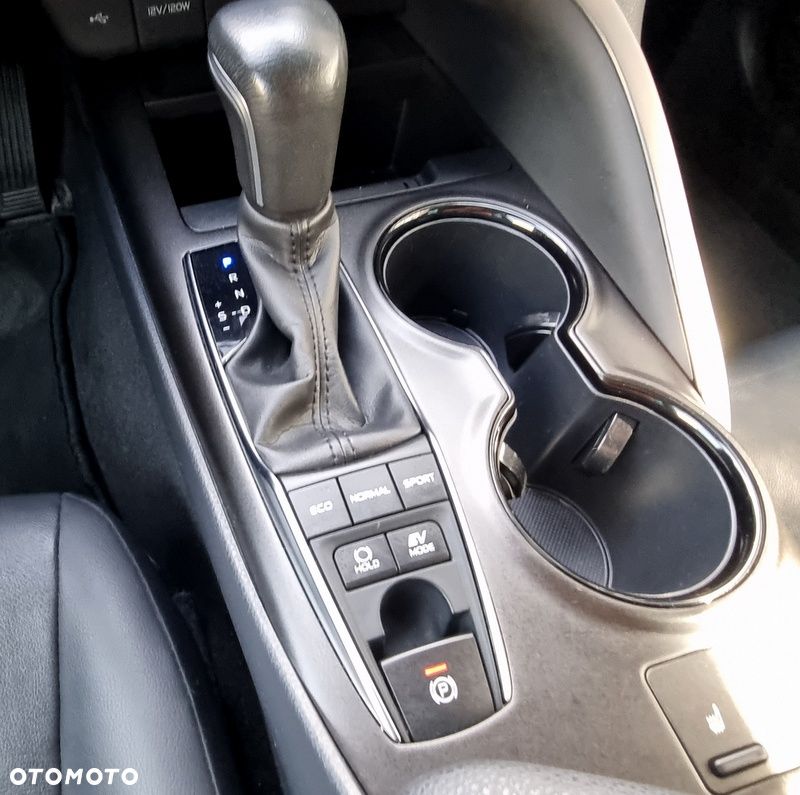 Toyota Camry - 15