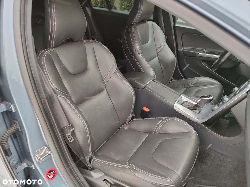 Volvo V60 D4 Geartronic Summum - 18